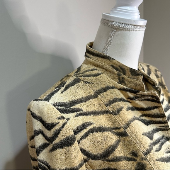 Vintage Cachè x Alberto Makali Sport Tiger Strip blazer with matching skirt ** - Picture 6 of 10